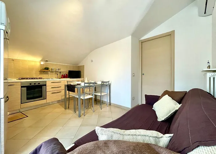 Lägenhet 300m From The Sea, Ac, Wifi, Free Parking *