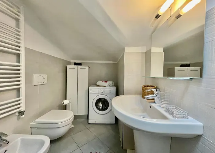 300m From The Sea, Ac, Wifi, Free Parking * Pietra Ligure