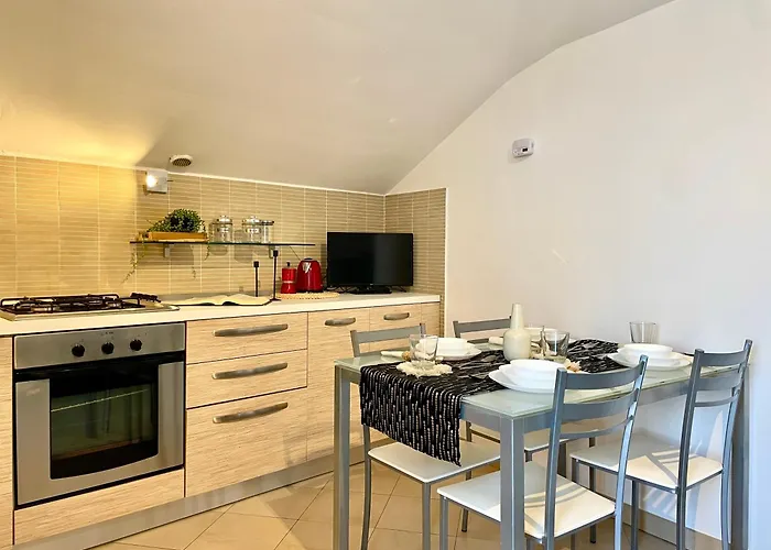 300m From The Sea, Ac, Wifi, Free Parking *