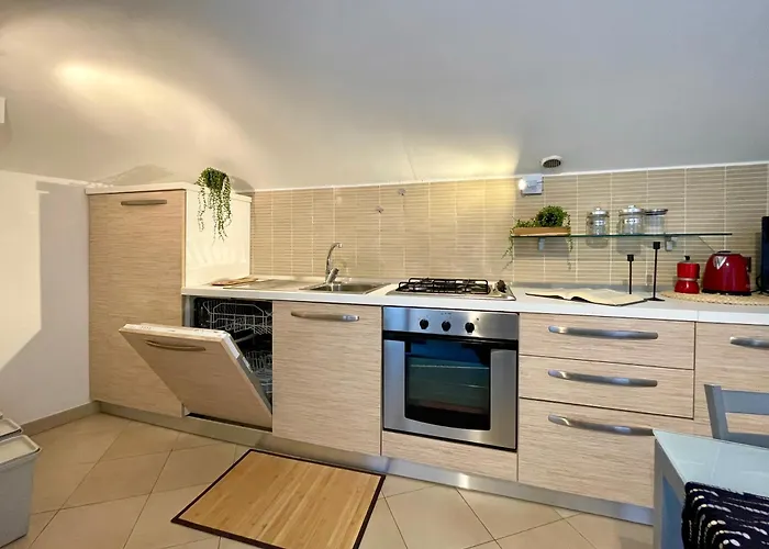 300m From The Sea, Ac, Wifi, Free Parking