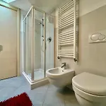 300m From The Sea, Ac, Wifi, Free Parking *
