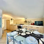 300m From The Sea, Ac, Wifi, Free Parking Appartamento *