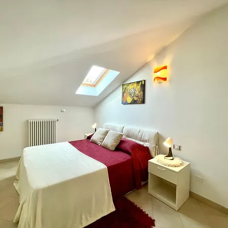 300m From The Sea, Ac, Wifi, Free Parking شقة