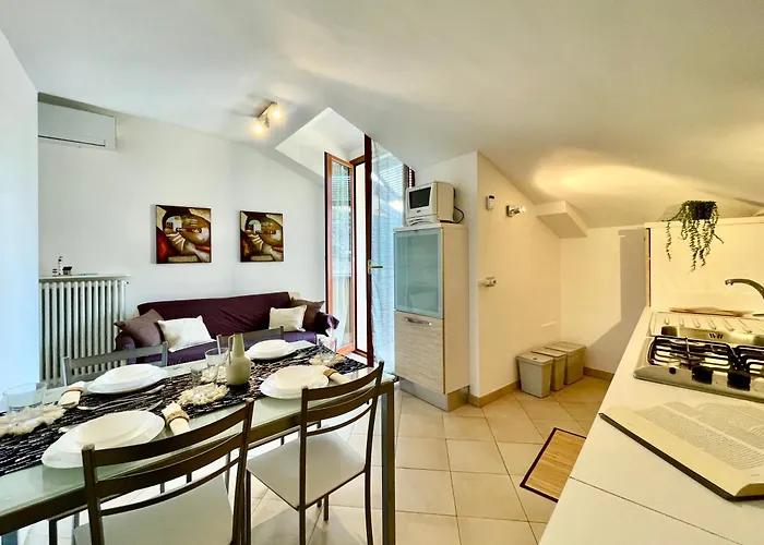 300m From The Sea, Ac, Wifi, Free Parking Apartamento